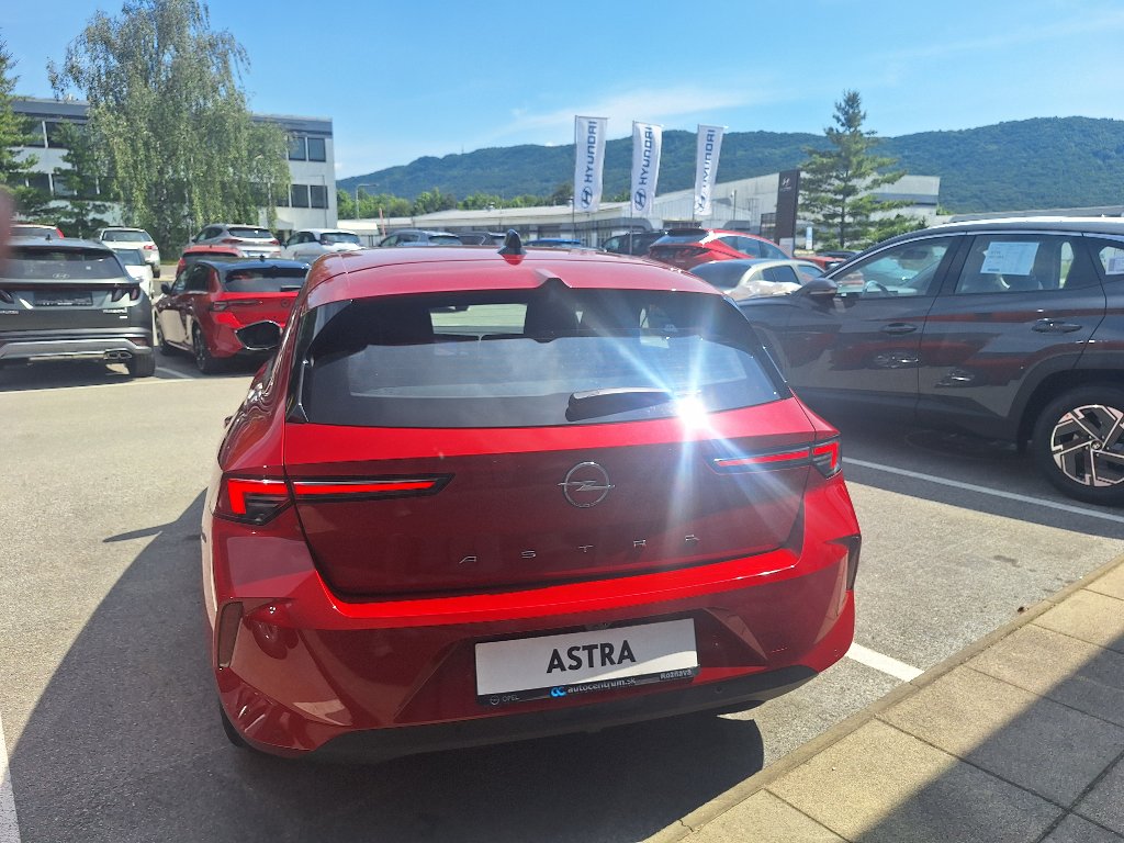 Opel Astra Astra 1.2 + parkovacia sada Opel Astra
