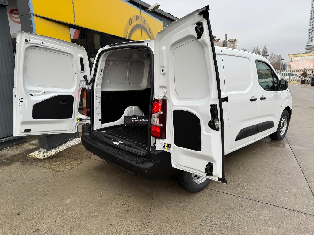 Opel Combo Van L2 1,2T 110k MT6 Opel Combo