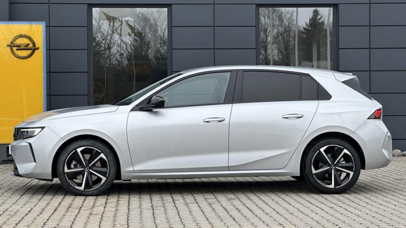 Opel Astra 1,2 Turbo EDITION 110k MT6 Opel Astra