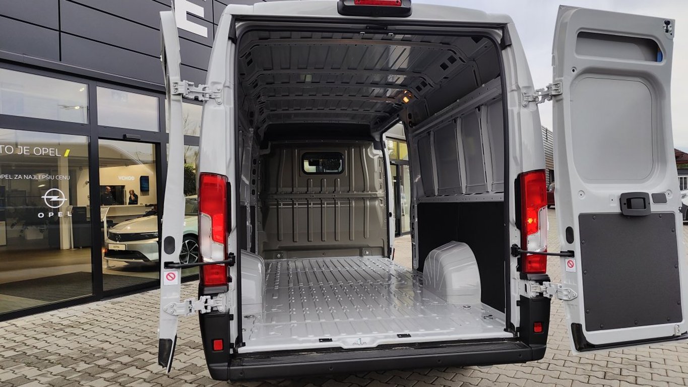 Opel Movano