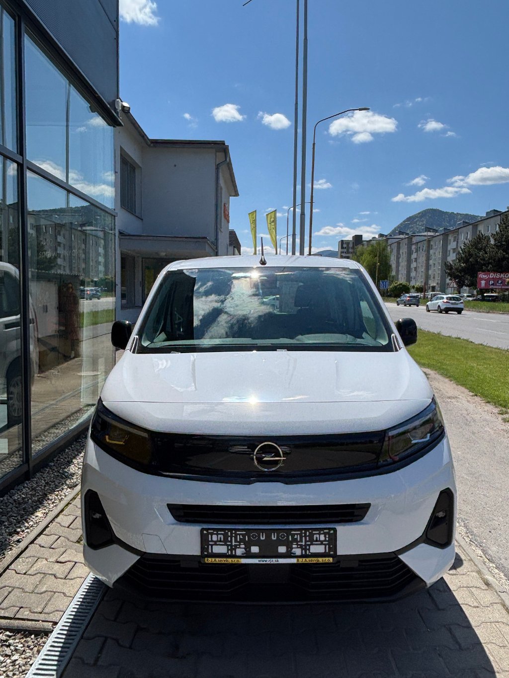 Opel Combo Edition Plus L1 1,2T 110k MT6 Opel Combo