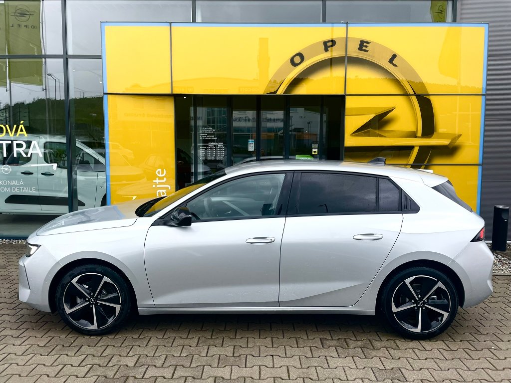 Opel Astra Edition 1.2T 81KW/110K MT6 Opel Astra