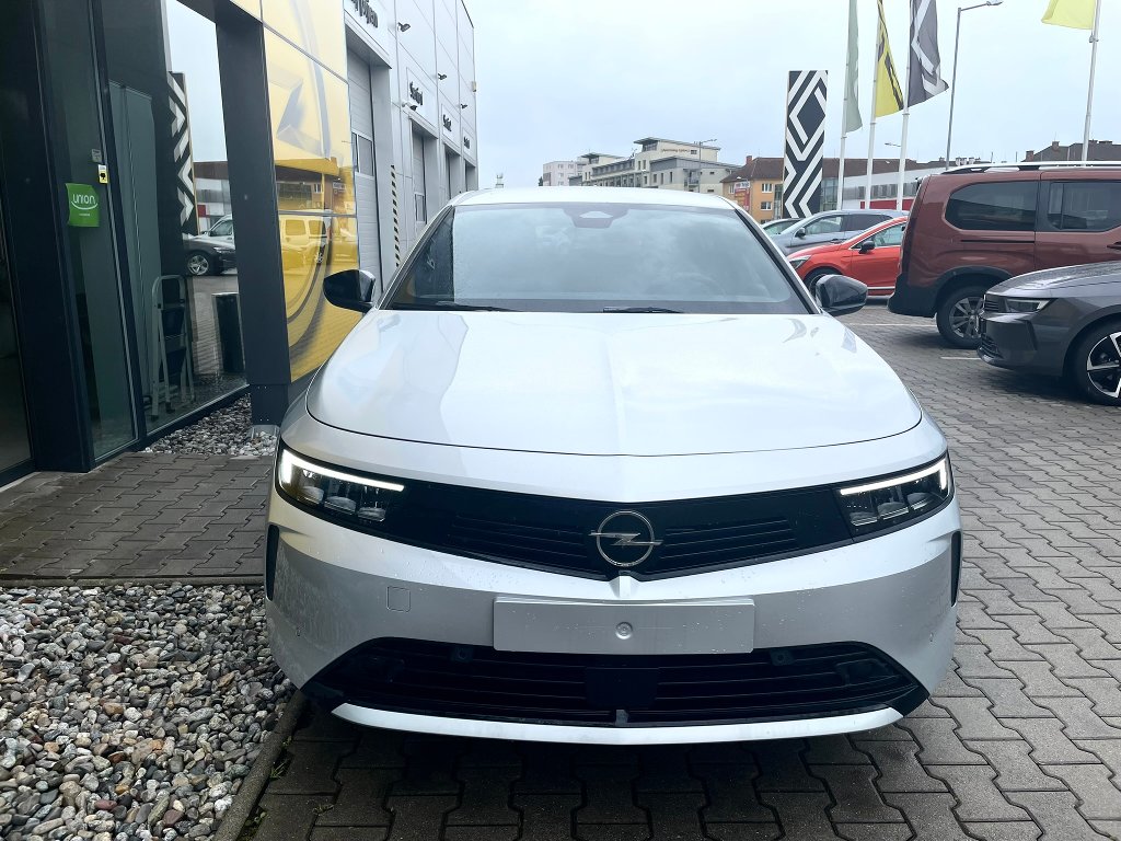 Opel Astra Edition 1.2T 81KW/110K MT6 Opel Astra