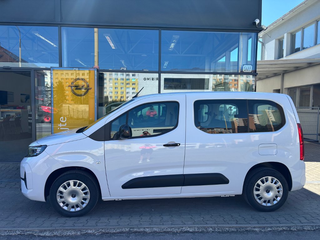 Opel Combo Edition Plus L1 1,2T 110K MT6 Opel Combo