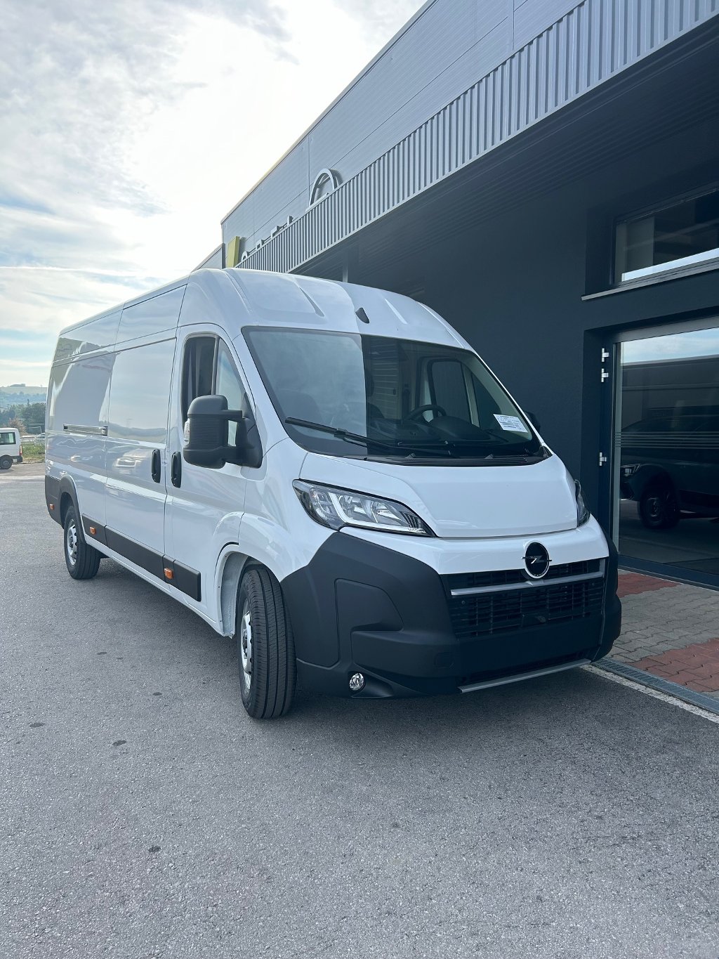 Opel Movano Movano Van 35+ L4H2 180k MT6 Opel Movano